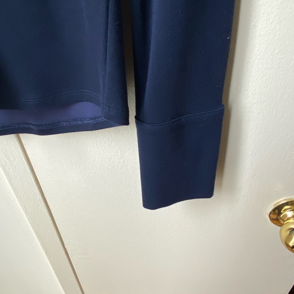 Banana Republic Women’s Long Sleeve Button Up - Picture 6 of 6